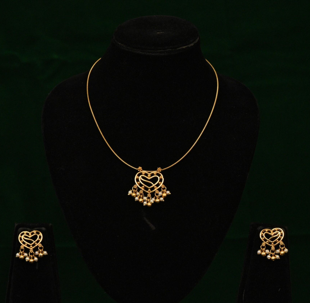 LITTLE HEART PENDANT MALA