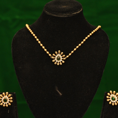 SUN WITH DROPPING BEAD PENDENT IN PEARL MALA-NE0120