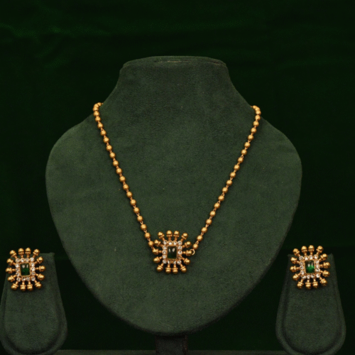 SUN WITH RECTANGLE BEAD PENDENT IN GOLD BEAD MALA-NE0140